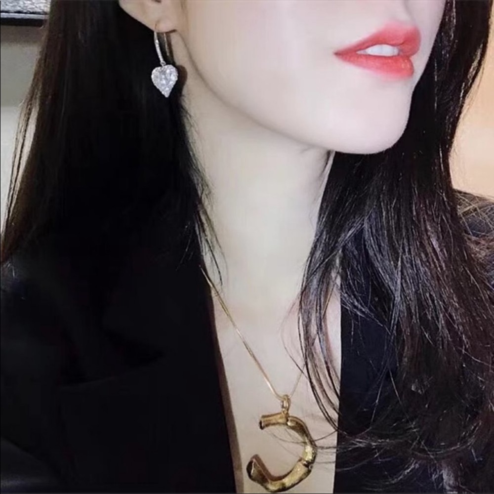 Luxury New Romantic Heart Diamonds Earrings - Picture 4 of 5